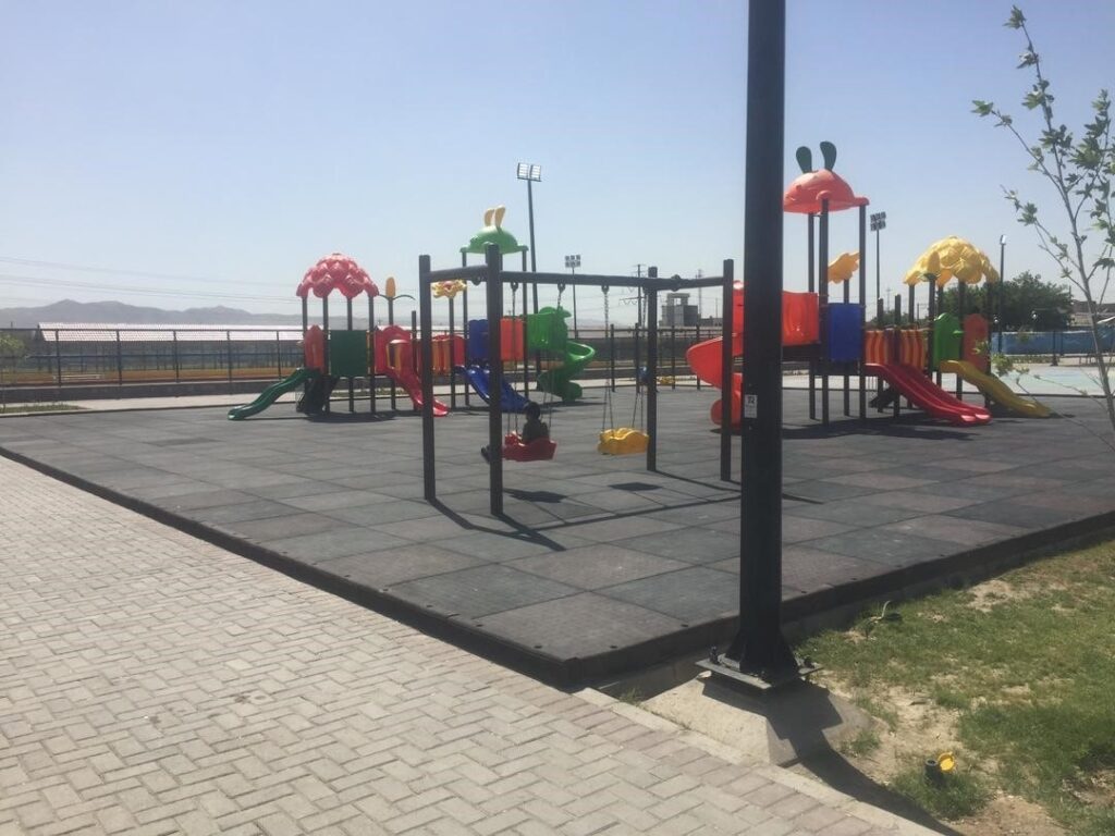 کفپوش زمین بازی کودکان