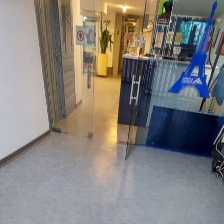 نمونه کار کفپوش هرمس در موسسه زبان