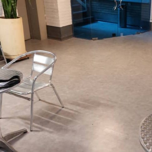 نمونه کار کفپوش هرمس در موسسه زبان