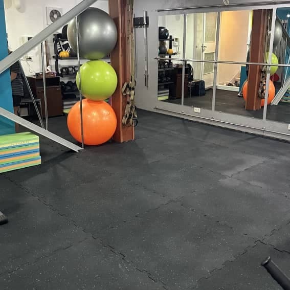 نمونه کار کفپوش گرانول پازلی در هوم جیم