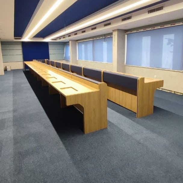 نمونه کار موکت طرح کاردیف در هواپیمایی هما