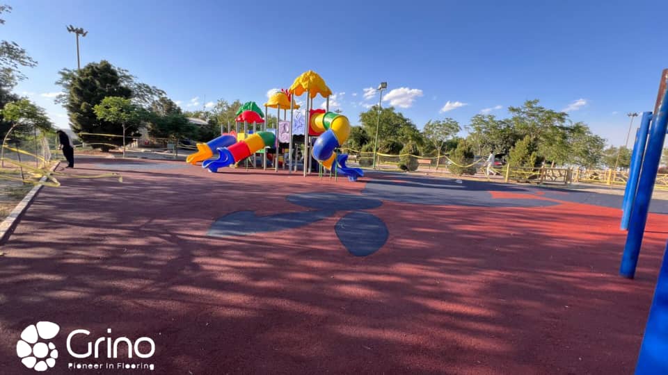 نمونه کار کفپوش گرانولی درجاریز در پارک کاشان