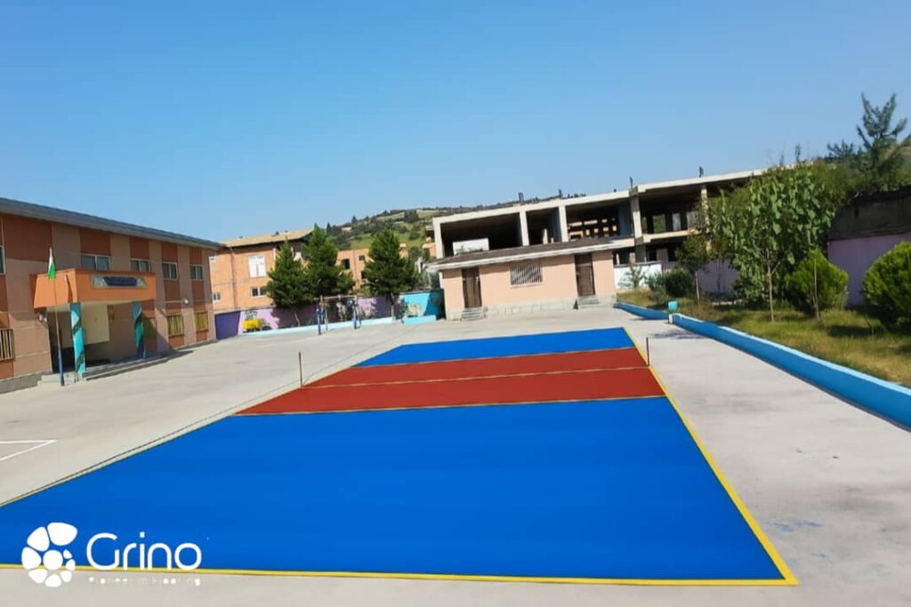 نمونه کار کفپوش گرانولی درجاریز در مدرسه دباغیان