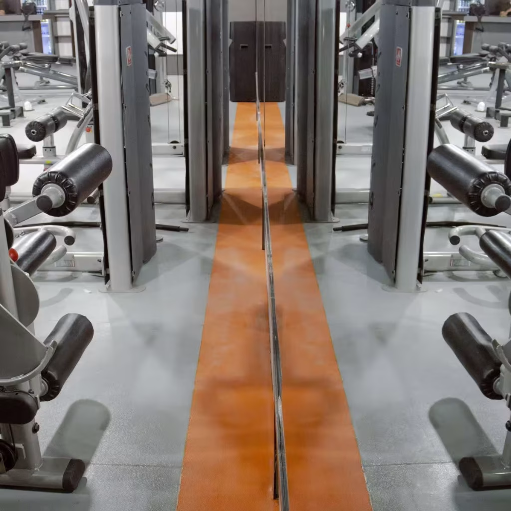 نمونه کار کفپوش پی وی سی ورزشی در باشگاه بدنسازی آنیل