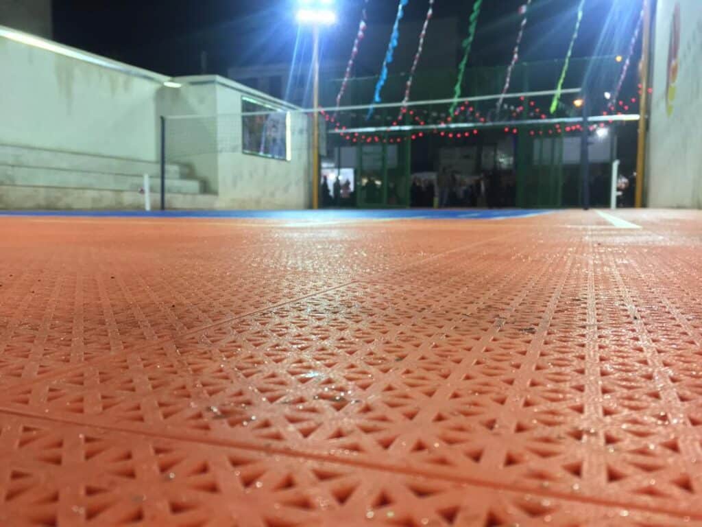 نمونه کار کفپوش تنیس و اسکیت در مجموعه ورزشی