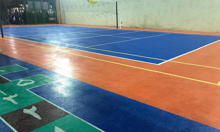 نمونه کار کفپوش تنیس و اسکیت در مجموعه ورزشی